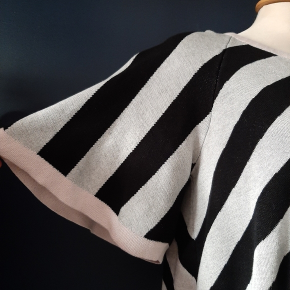Kit and ace striped crop sweater size medium to large - Picture 2 of 5